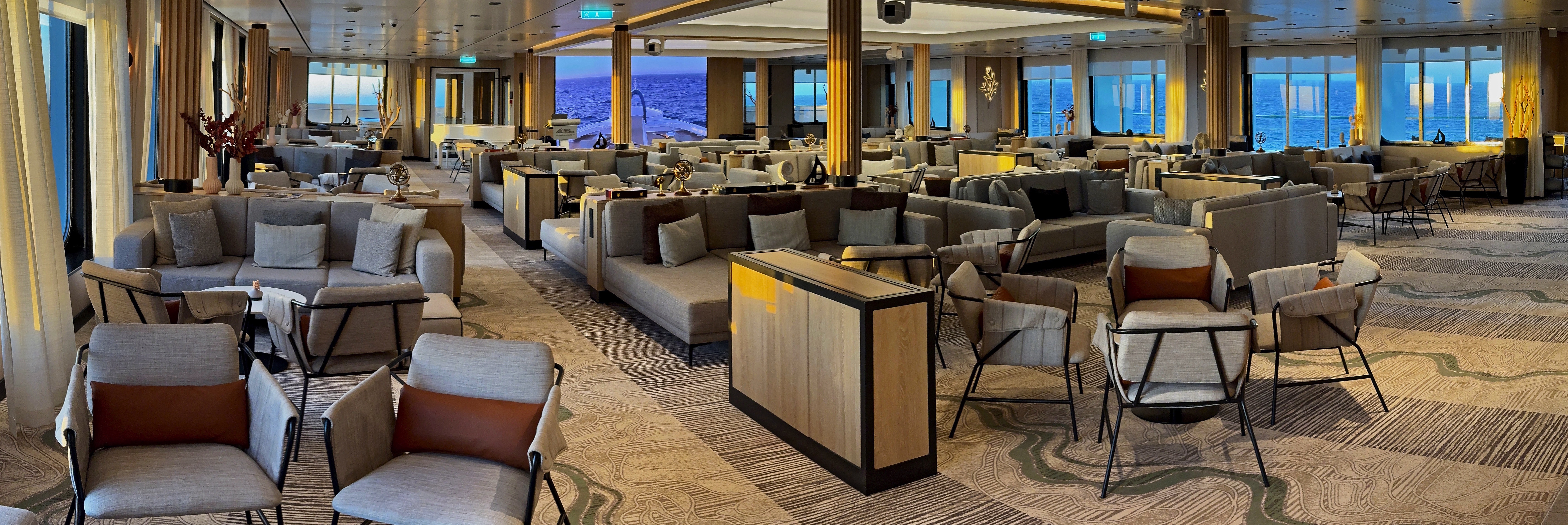 The Observation Lounge on SH Diana